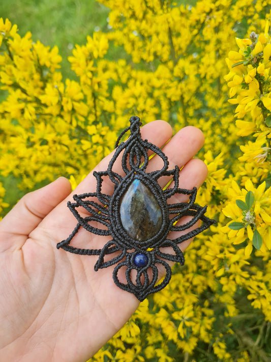 Lotus pendant