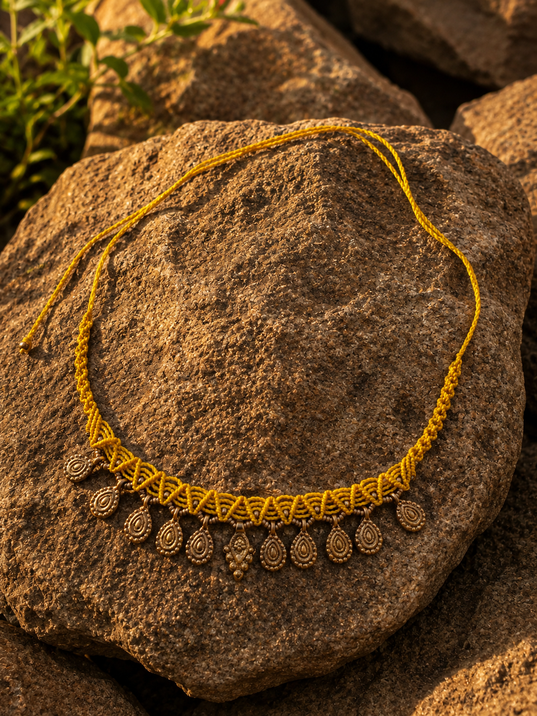 Golden dune chocker-yellow